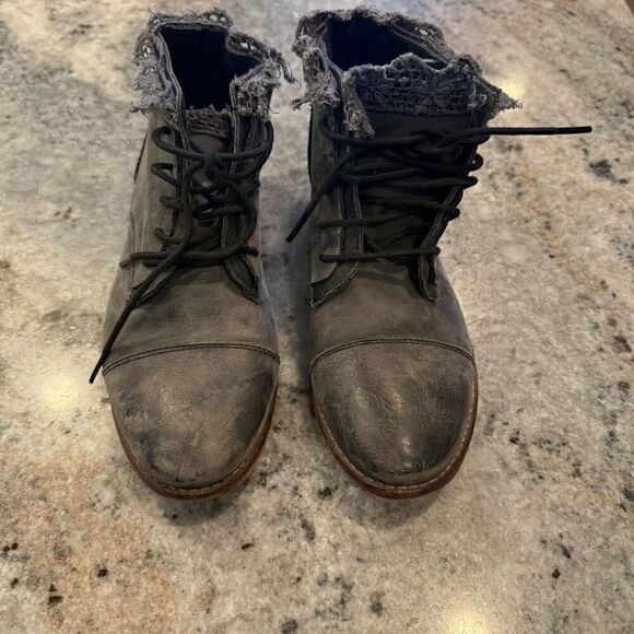 Free People Shoes - Free People 7.5-8/38 Vaughn Gray Leather Distressed Crochet Trim Combat Boots